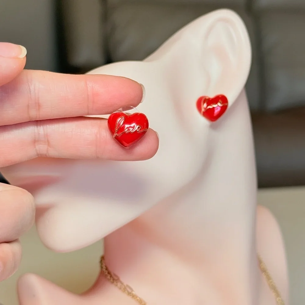 ⚜️ Heart-Shaped Red Earrings